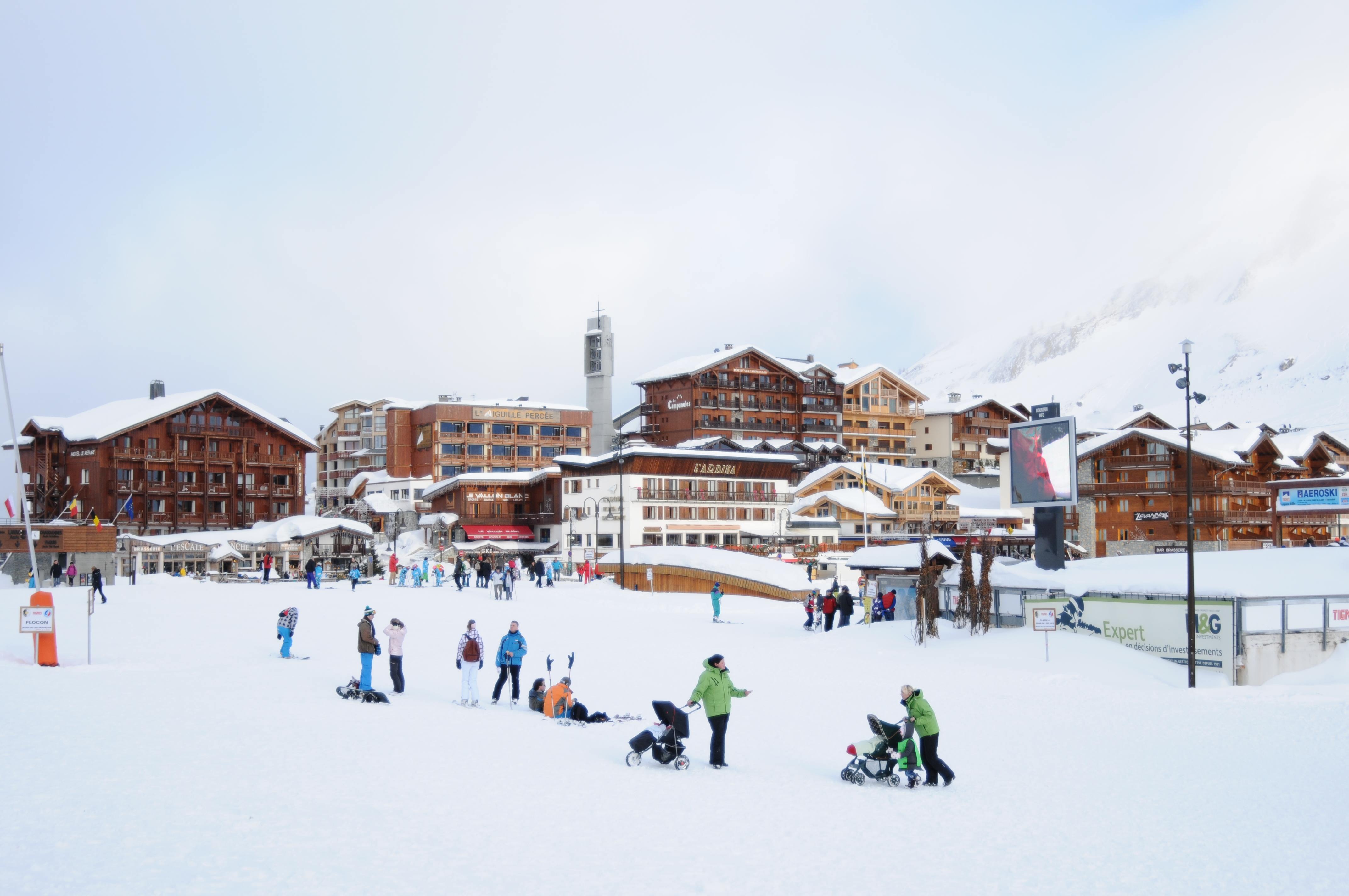 Resort guide Tignes maps restaurants information